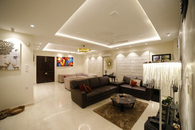 Contemporary living room in Kolkata.