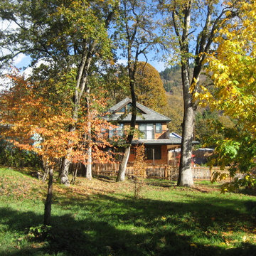 Oak St Cottage