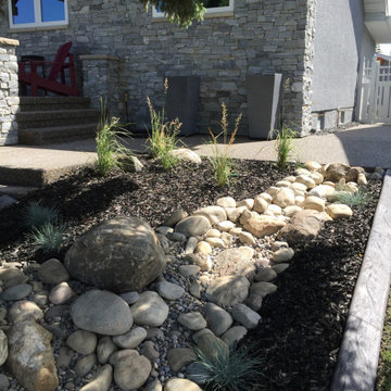 Valliant Drive Retaining Wall Planters