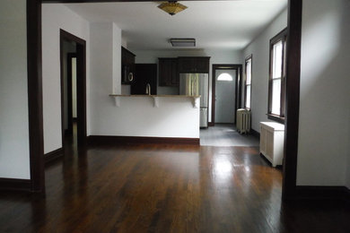 Example of a dining room design in Chicago