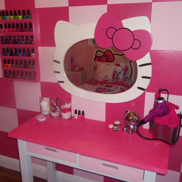 Hello Kitty Girl's Bedroom