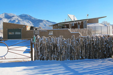 Small trendy exterior home photo in Albuquerque