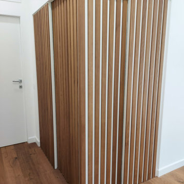 Cabina armadio con comò e specchiera