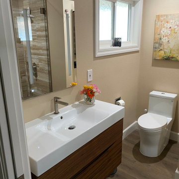 Two bathrooms- San Jose