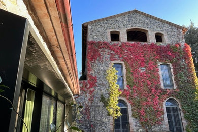 Idee per la facciata di una casa rustica