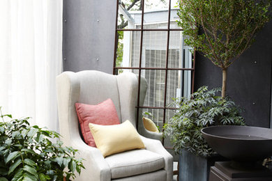 Inspiration for a timeless porch remodel in New York