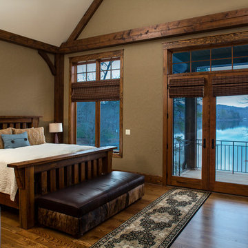 The Definitive Peninsula Lake Lot Home – in The Vineyards
