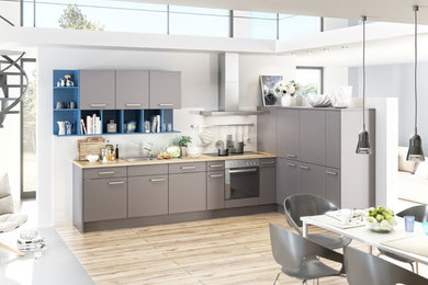Photo of a contemporary kitchen in Hanover.
