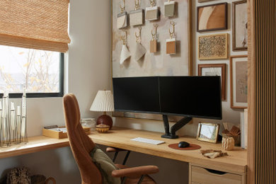 Example of a home office design in Orange County