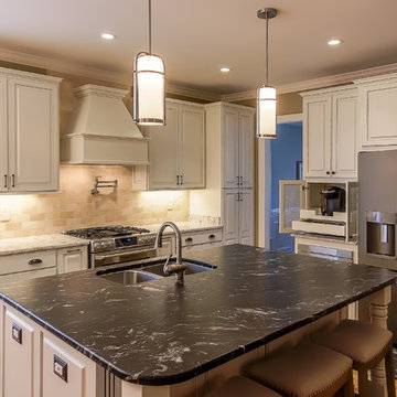 Hampton's Grant Area Kitchen