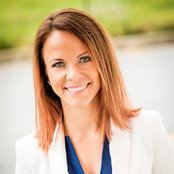 Andrea Hanak's photo