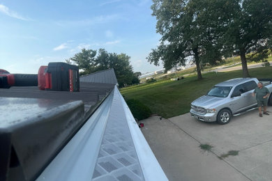 Inspiration for a timeless garage remodel in Cedar Rapids