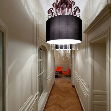 Couloir avec lustres Baccarat