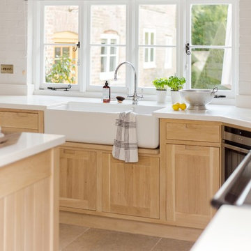shaker kitchen in limed oak