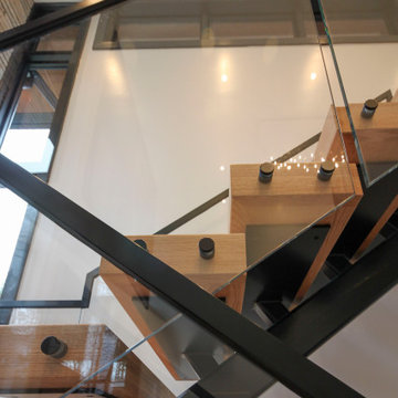 Project #98 | Modern Mono-beam Staircase with Glass Railing