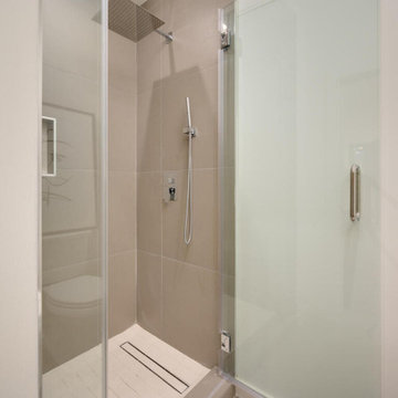 Comal bathroom