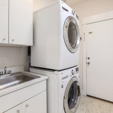 Custom Single-Family Home - Georgetown, TX