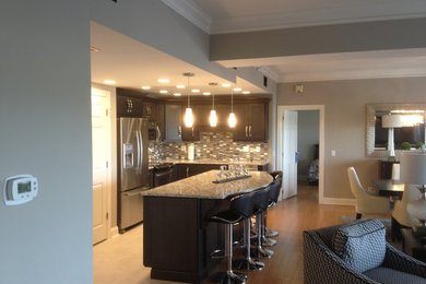 Example of a transitional kitchen design in Huntington