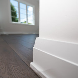 Chicago - Lincoln Square Project. - Molding And Trim