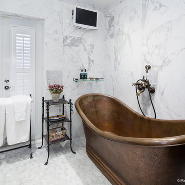 Filmmaker Interprets Luxury Yacht Interior in a 3-BR Home