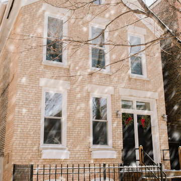 A Chicago Townhouse’s Updated Exterior