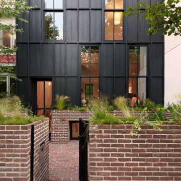 Greenpoint Townhouse - Sick House, Brick Garden