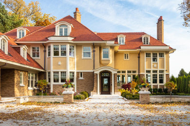 Inspiration for an exterior home remodel in Chicago