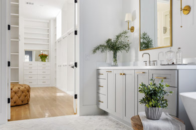 Example of a transitional home design design in Houston
