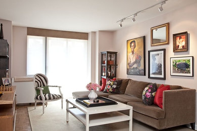 Example of a trendy living room design in New York