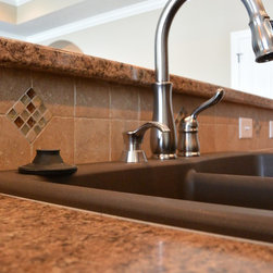 206 Beachwood Ln - Kitchen Faucets