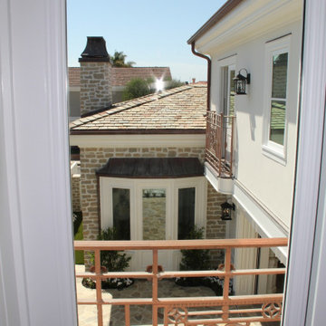 Hollywood Regency
