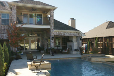 Home design - traditional home design idea in Dallas