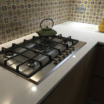 Cuisine avec plan de travail en quartz silestone Mont blanc