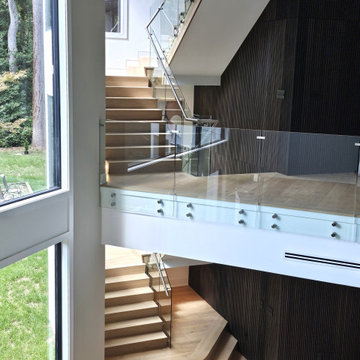 Project #129 | Modern White Oak Staircase with Slanted Risers