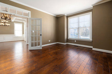 Inspiration for a living room remodel in Chicago