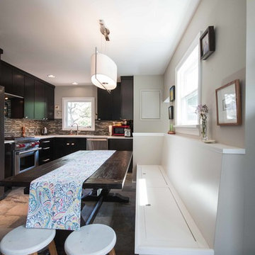 Traditional Kitchen Nook