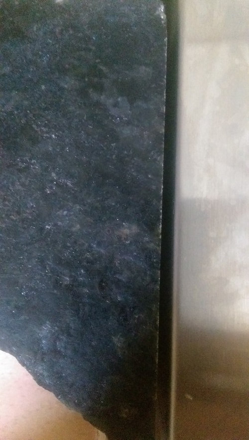 Countertop next to Range. Should it be Flush with