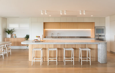 Room of the Week: An Expansive Coastal Kitchen's Bright Rebirth