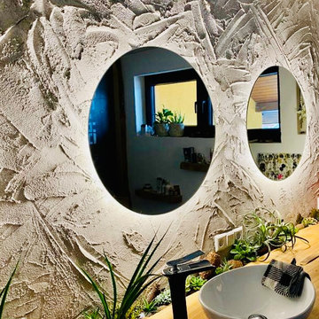 Waschtische mit beleuchteten Spiegelelementen