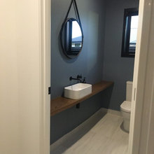 Woodcocks bathroom