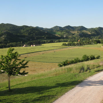 For sale farmhouse in Sant'Angelo in Vado, Le Marche, central Italy