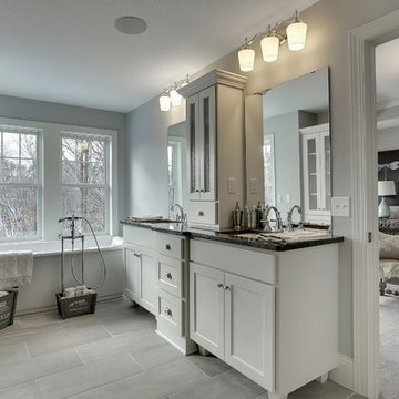 Master Bathroom – Discover Crossing Model