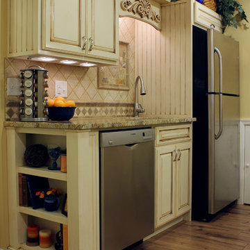 Chesley Knoll - Apartment Kitchen