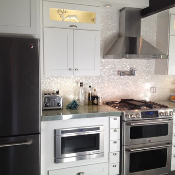 White Mother of Pearl Minibrick Tile for Backsplash and Bathroom