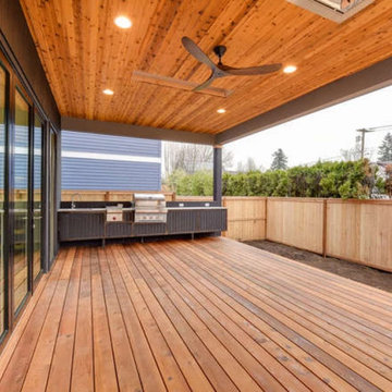 Outdoor Kitchen & Decks