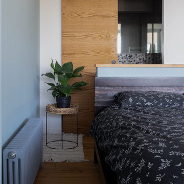 Reforma de apartamento en Castelldefels con una chimenea espectacular
