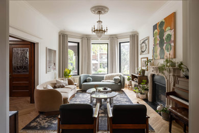 Example of a trendy living room design in Toronto