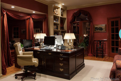 Home office - traditional home office idea in DC Metro