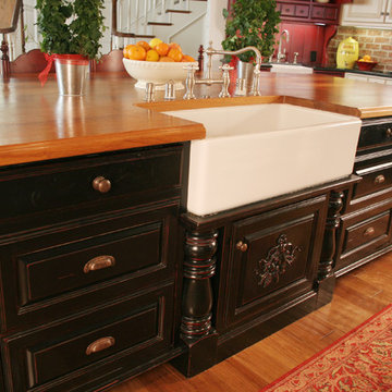 Country French Kitchen- Via Perdiz