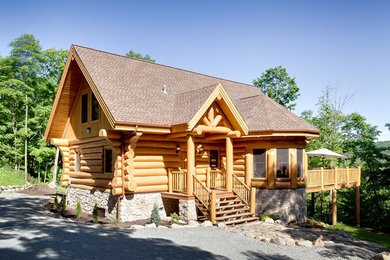 Example of a mountain style exterior home design in Montreal